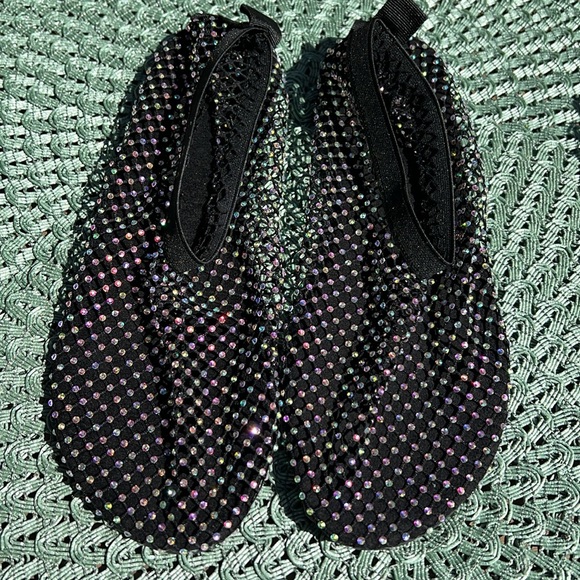 New size 40 women’s Rhinestone mesh sock shoes. Fits size 8.5-9 medium. - Picture 3 of 7